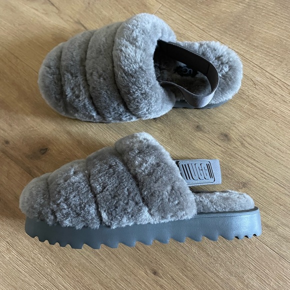 NWOT UGG fluff yeah Fuzzy Gray Platform Slides Slippers With Strap Size 5 - Picture 1 of 7